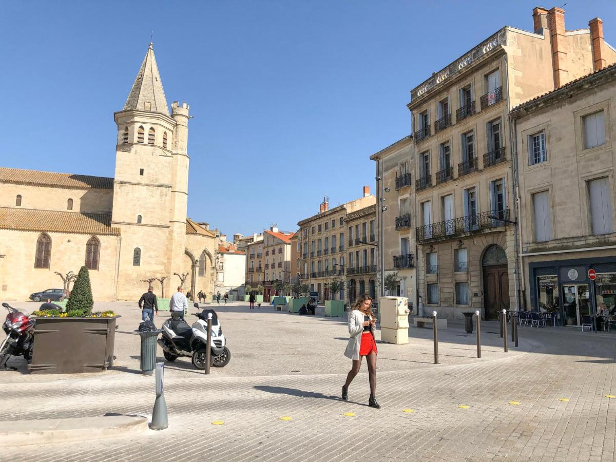 Place De La Mairie, Art Apparts Безие Екстериор снимка