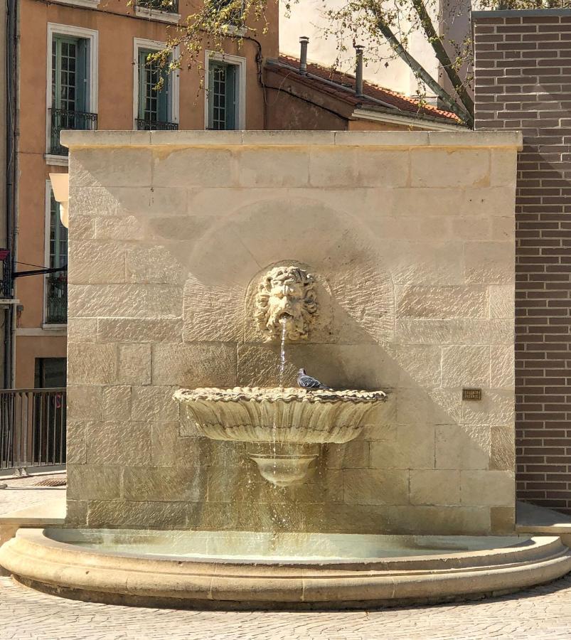 Place De La Mairie, Art Apparts Безие Екстериор снимка